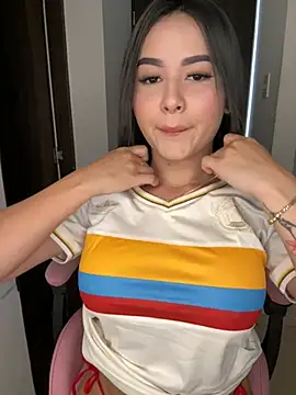 jailyncam  online show from June 27, 2026, 4:23 pm