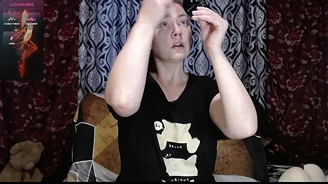 Snapshot of EmilyDoth chatting on September 15, 2025, 6:57 am EmilyDoth online show from September 15, 2025, 6:57 am