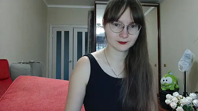 KiraGoldens online show from October 27, 2025, 6:17 am