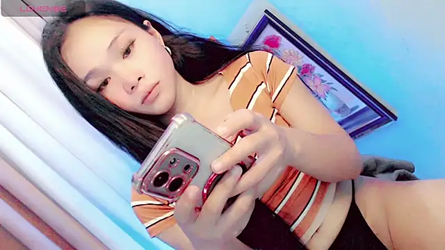 Snapshot of amomentoflust69 chatting on June 4, 2026, 11:16 am amomentoflust69 online show from June 4, 2026, 11:16 am