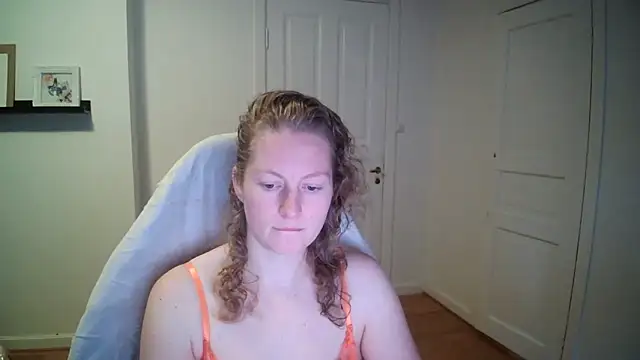 Snapshot of Girlnina-1995 chatting on November 26, 2025, 9:32 am Girlnina-1995 online show from November 26, 2025, 9:32 am