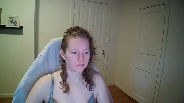 Snapshot of Girlnina-1995 chatting on December 5, 2025, 10:02 am Girlnina-1995 online show from December 5, 2025, 10:02 am