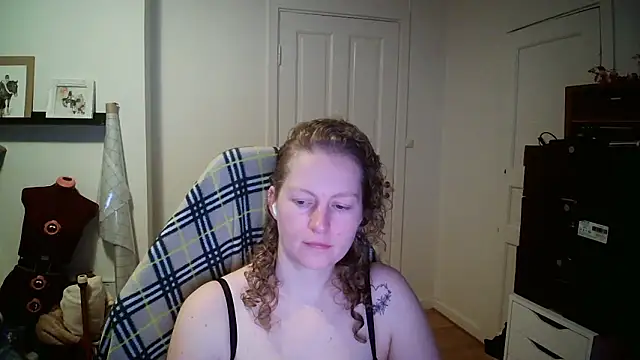 Snapshot of Girlnina-1995 chatting on January 13, 2026, 8:41 am Girlnina-1995 online show from January 13, 2026, 8:41 am