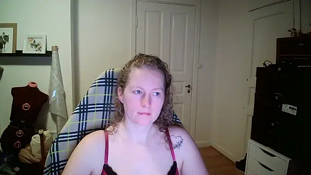 Snapshot of Girlnina-1995 chatting on January 14, 2026, 5:51 pm Girlnina-1995 online show from January 14, 2026, 5:51 pm