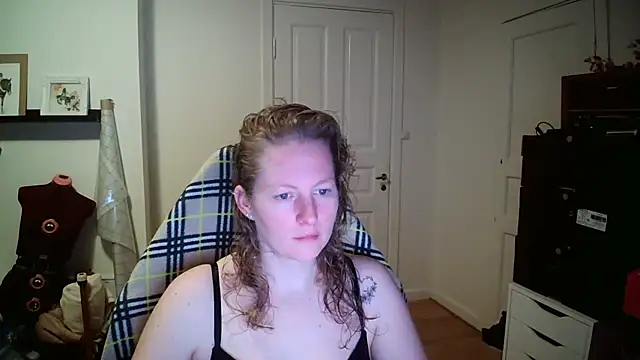 Snapshot of Girlnina-1995 chatting on January 19, 2026, 6:39 am Girlnina-1995 online show from January 19, 2026, 6:39 am