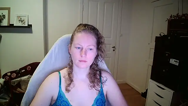 Snapshot of Girlnina-1995 chatting on February 2, 2026, 7:29 am Girlnina-1995 online show from February 2, 2026, 7:29 am