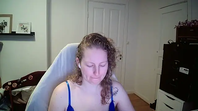 Snapshot of Girlnina-1995 chatting on February 10, 2026, 9:46 am Girlnina-1995 online show from February 10, 2026, 9:46 am