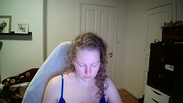 Snapshot of Girlnina-1995 chatting on February 10, 2026, 9:52 pm Girlnina-1995 online show from February 10, 2026, 9:52 pm