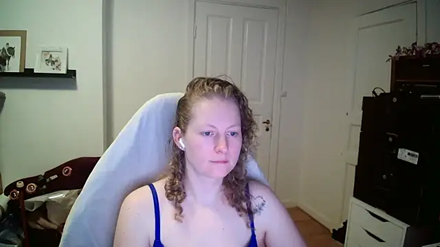 Snapshot of Girlnina-1995 chatting on February 11, 2026, 9:58 am Girlnina-1995 online show from February 11, 2026, 9:58 am