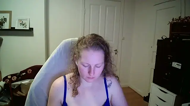 Snapshot of Girlnina-1995 chatting on February 11, 2026, 10:04 pm Girlnina-1995 online show from February 11, 2026, 10:04 pm