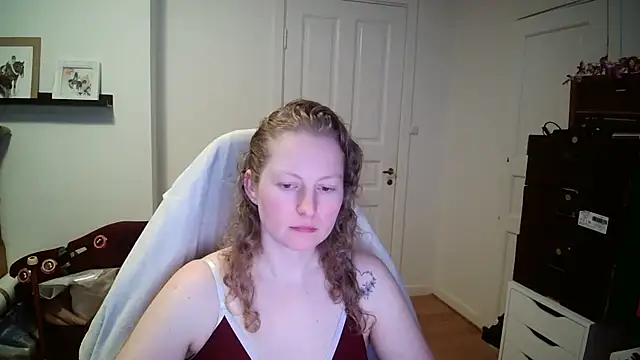 Snapshot of Girlnina-1995 chatting on February 12, 2026, 12:00 pm Girlnina-1995 online show from February 12, 2026, 12:00 pm