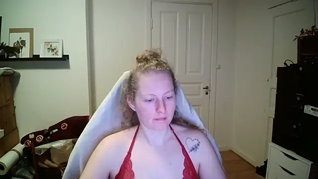 Snapshot of Girlnina-1995 chatting on February 17, 2026, 7:31 pm Girlnina-1995 online show from February 17, 2026, 7:31 pm