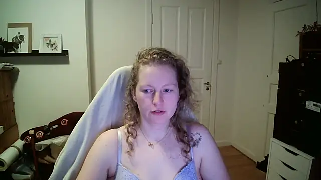 Snapshot of Girlnina-1995 chatting on February 23, 2026, 10:07 pm Girlnina-1995 online show from February 23, 2026, 10:07 pm