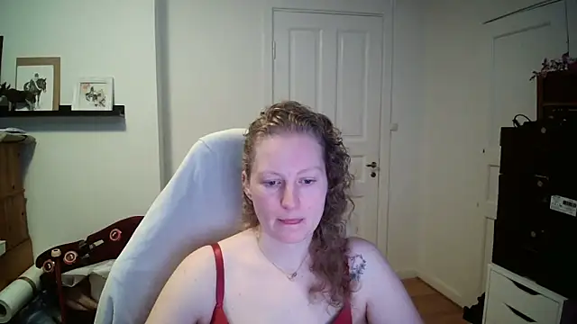 Snapshot of Girlnina-1995 chatting on February 25, 2026, 10:14 am Girlnina-1995 online show from February 25, 2026, 10:14 am