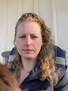 Snapshot of Girlnina-1995 chatting on March 6, 2026, 11:06 am Girlnina-1995 online show from March 6, 2026, 11:06 am