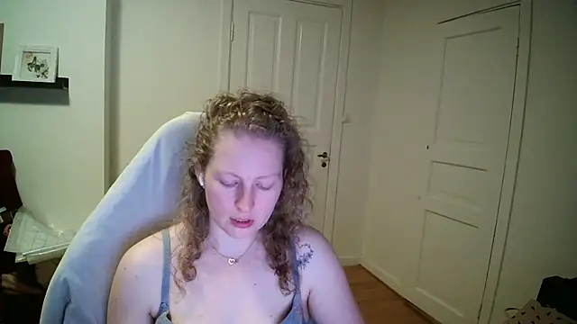 Snapshot of Girlnina-1995 chatting on March 11, 2026, 9:54 pm Girlnina-1995 online show from March 11, 2026, 9:54 pm