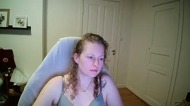 Snapshot of Girlnina-1995 chatting on March 18, 2026, 8:45 pm Girlnina-1995 online show from March 18, 2026, 8:45 pm