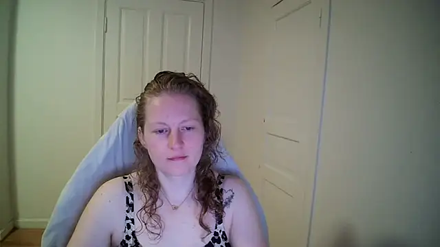 Snapshot of Girlnina-1995 chatting on March 31, 2026, 6:36 am Girlnina-1995 online show from March 31, 2026, 6:36 am