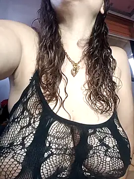 Snapshot of hotbabes163 chatting on May 6, 2026, 7:24 am hotbabes163 online show from May 6, 2026, 7:24 am