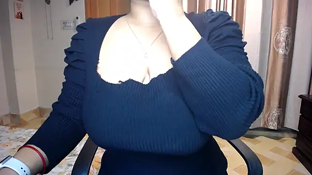 lady maeda  online show from November 24, 2025, 7:02 pm