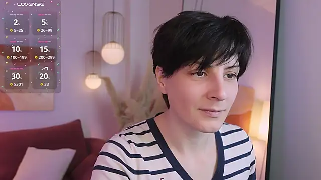 LorenDaze online show from March 25, 2026, 5:57 am