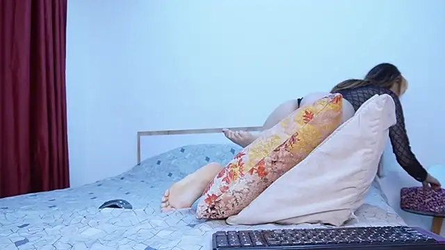 Snapshot of lola_vlad chatting on February 26, 2026, 10:31 pm lola vlad online show from February 26, 2026, 10:31 pm