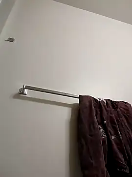 eatmeplease44 online show from February 4, 2025, 9:10 pm