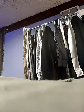 eatmeplease44 online show from March 12, 2025, 3:24 am