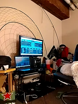 Snapshot of eatmeplease44 chatting on December 17, 2025, 3:18 pm eatmeplease44 online show from December 17, 2025, 3:18 pm