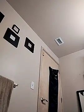 Snapshot of eatmeplease44 chatting on February 12, 2026, 6:47 pm eatmeplease44 online show from February 12, 2026, 6:47 pm