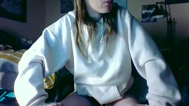 Snapshot of eatmeplease44 chatting on March 9, 2026, 4:55 pm eatmeplease44 online show from March 9, 2026, 4:55 pm