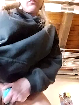 Snapshot of eatmeplease44 chatting on March 12, 2026, 1:01 am eatmeplease44 online show from March 12, 2026, 1:01 am