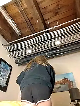 Snapshot of eatmeplease44 chatting on March 14, 2026, 11:43 pm eatmeplease44 online show from March 14, 2026, 11:43 pm