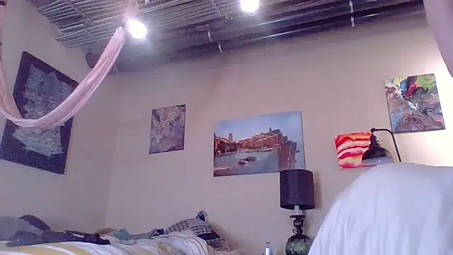 Snapshot of eatmeplease44 chatting on March 24, 2026, 4:23 pm eatmeplease44 online show from March 24, 2026, 4:23 pm