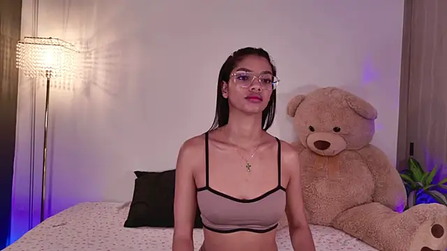 liagirl cute online show from May 9, 2026, 5:23 am