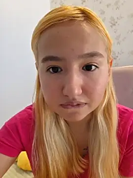 Snapshot of Pinkie_Princes chatting on December 4, 2025, 3:43 pm Pinkie Princes online show from December 4, 2025, 3:43 pm