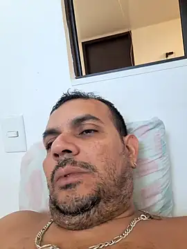 Snapshot of Ben_joseph1976 chatting on January 6, 2025, 4:23 pm Ben joseph1976 online show from January 6, 2025, 4:23 pm