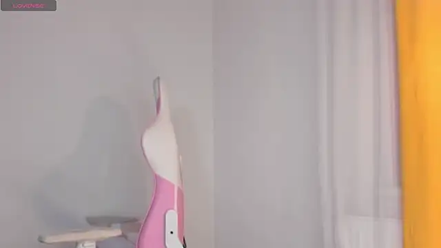 Snapshot of SueNiceeeee chatting on December 3, 2025, 4:05 pm SueNiceeeee online show from December 3, 2025, 4:05 pm