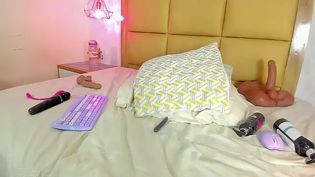 Snapshot of KEIMIRICCI chatting on February 20, 2026, 6:26 am KEIMIRICCI online show from February 20, 2026, 6:26 am