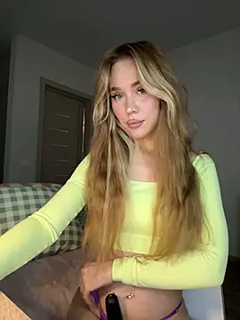 Snapshot of xDinnax chatting on December 19, 2024, 7:51 pm xDinnax online show from December 19, 2024, 7:51 pm