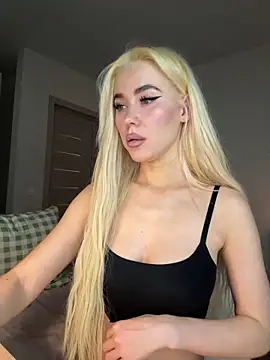 Snapshot of xDinnax chatting on December 26, 2024, 2:48 pm xDinnax online show from December 26, 2024, 2:48 pm