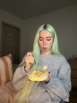 Snapshot of xDinnax chatting on January 20, 2025, 5:59 pm xDinnax online show from January 20, 2025, 5:59 pm