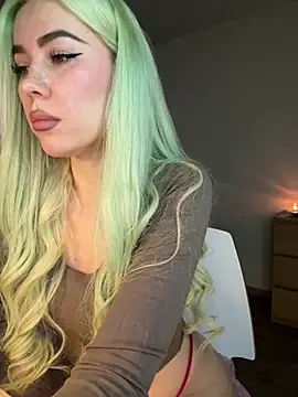 Snapshot of xDinnax chatting on January 24, 2025, 11:15 am xDinnax online show from January 24, 2025, 11:15 am