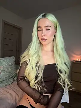 Snapshot of xDinnax chatting on January 27, 2025, 5:58 pm xDinnax online show from January 27, 2025, 5:58 pm