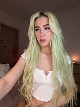 Snapshot of xDinnax chatting on February 12, 2025, 4:33 pm xDinnax online show from February 12, 2025, 4:33 pm