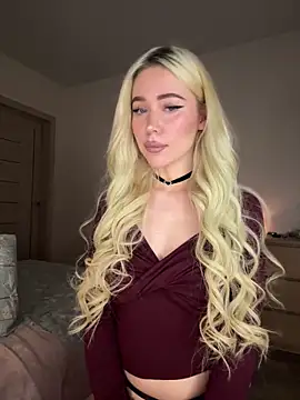 Snapshot of xDinnax chatting on February 21, 2025, 4:37 pm xDinnax online show from February 21, 2025, 4:37 pm