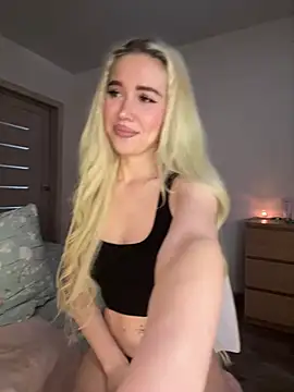 Snapshot of xDinnax chatting on February 28, 2025, 7:15 am xDinnax online show from February 28, 2025, 7:15 am