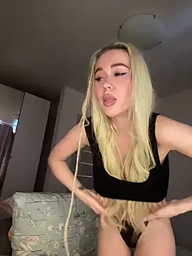 Snapshot of xDinnax chatting on February 28, 2025, 11:47 am xDinnax online show from February 28, 2025, 11:47 am