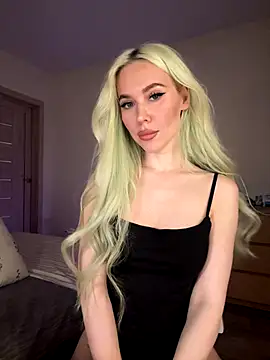 Snapshot of xDinnax chatting on September 30, 2025, 2:33 pm xDinnax online show from September 30, 2025, 2:33 pm