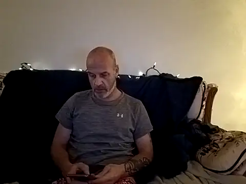 Snapshot of Ryeguy6969 chatting on December 22, 2024, 7:33 am Ryeguy6969 online show from December 22, 2024, 7:33 am